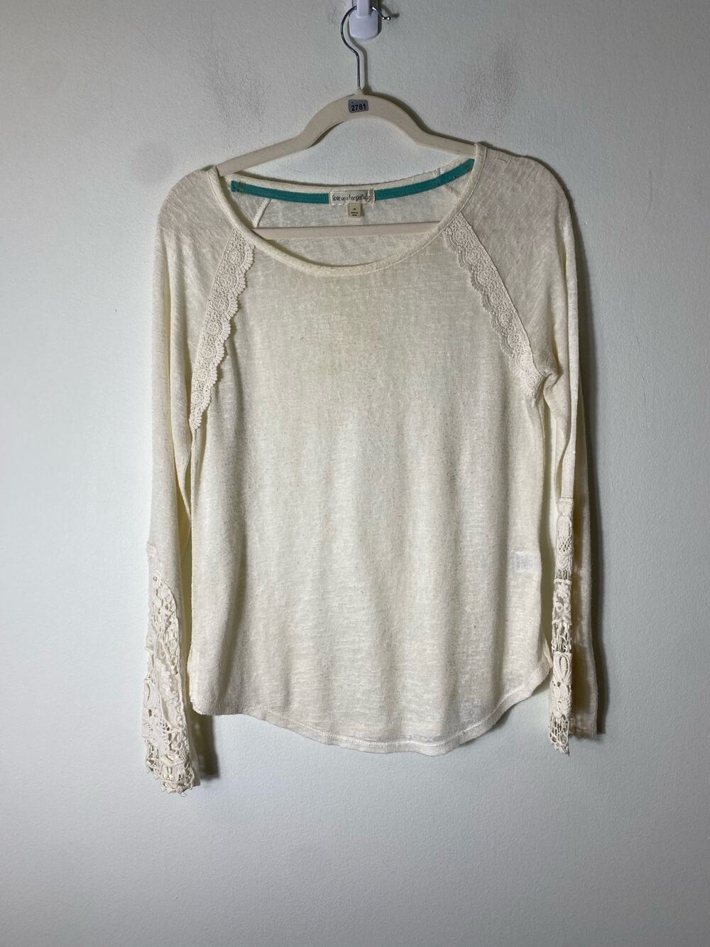 Love on a Hanger Off White Crochet Lace Detail Sweater Sz M